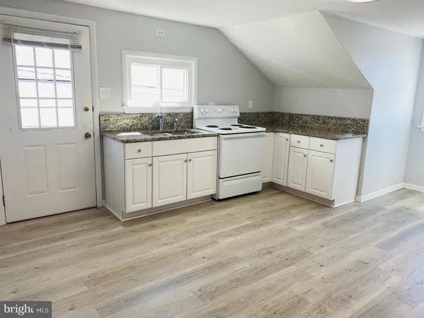$1,550 | 240 West 7th Avenue, Conshohocken, PA 19428