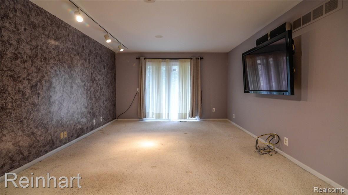 3039 Timberview Road Saline, MI 48176 - Photo 48 of 65 49299830_28.jpg