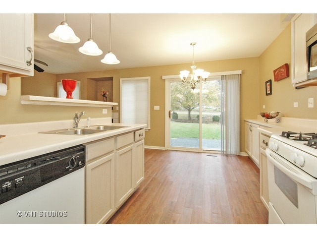 2883 Sorrel Row Lake In The Hills, IL 60156 - Photo 5 of 15