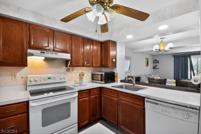 675 Bound Brook Road Dunellen, NJ 08812 - Photo 4 of 11