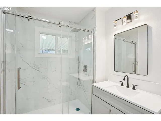 $724,999 | 5818 Northeast 35th Place, Portland, OR 97211