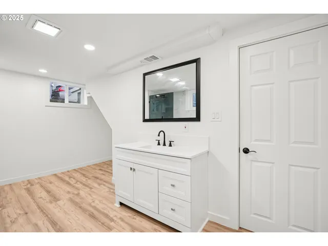 $724,999 | 5818 Northeast 35th Place, Portland, OR 97211