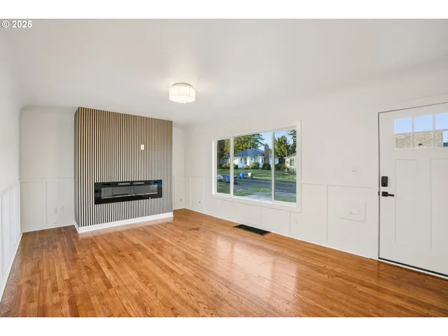 $724,999 | 5818 Northeast 35th Place, Portland, OR 97211