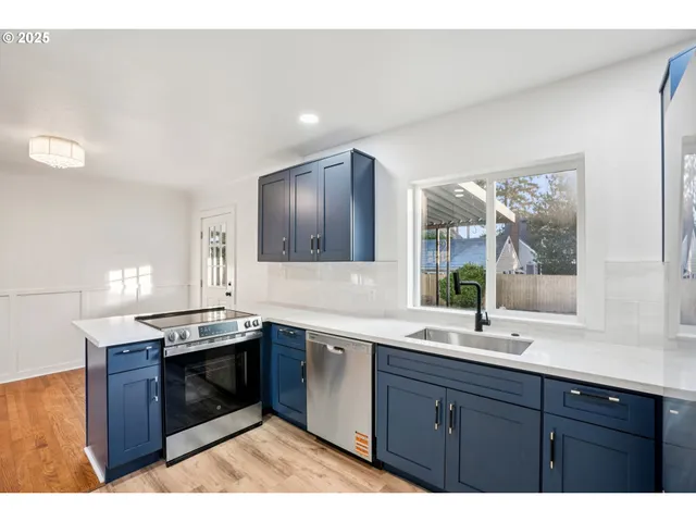 $724,999 | 5818 Northeast 35th Place, Portland, OR 97211