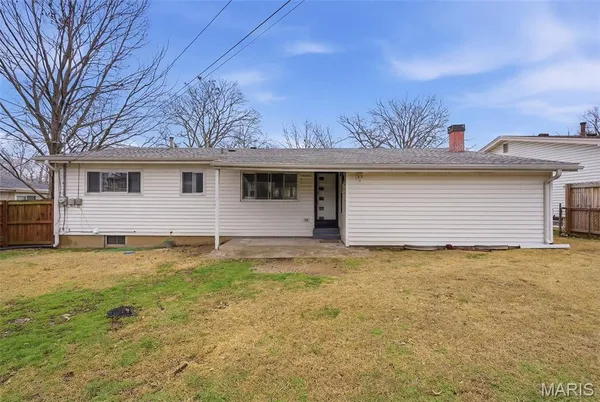 $270,000 | 265 Waterford Drive, Florissant, MO 63033