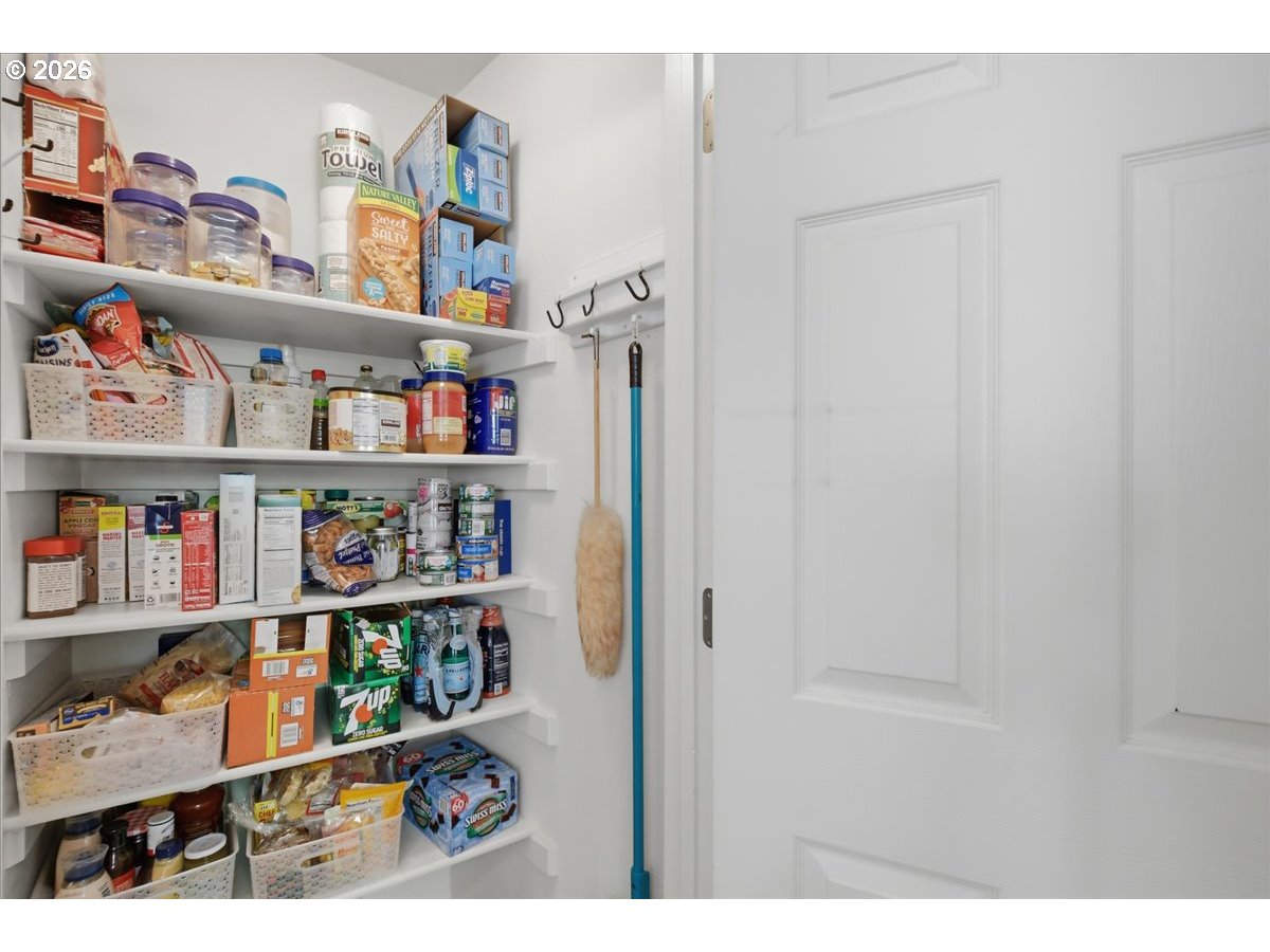 425 Northeast Roth Street Portland, OR 97211 - Photo 15 of 34