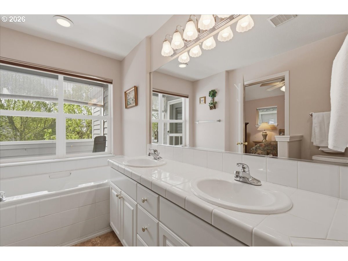 425 Northeast Roth Street Portland, OR 97211 - Photo 22 of 34
