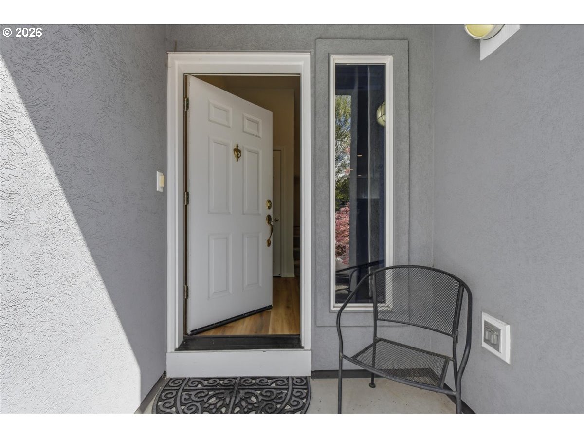 425 Northeast Roth Street Portland, OR 97211 - Photo 3 of 34