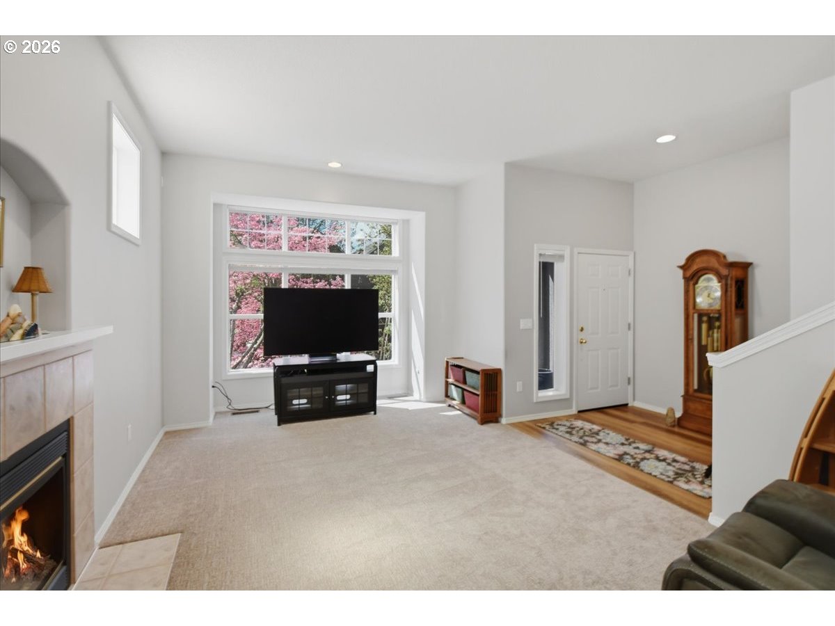 425 Northeast Roth Street Portland, OR 97211 - Photo 6 of 34