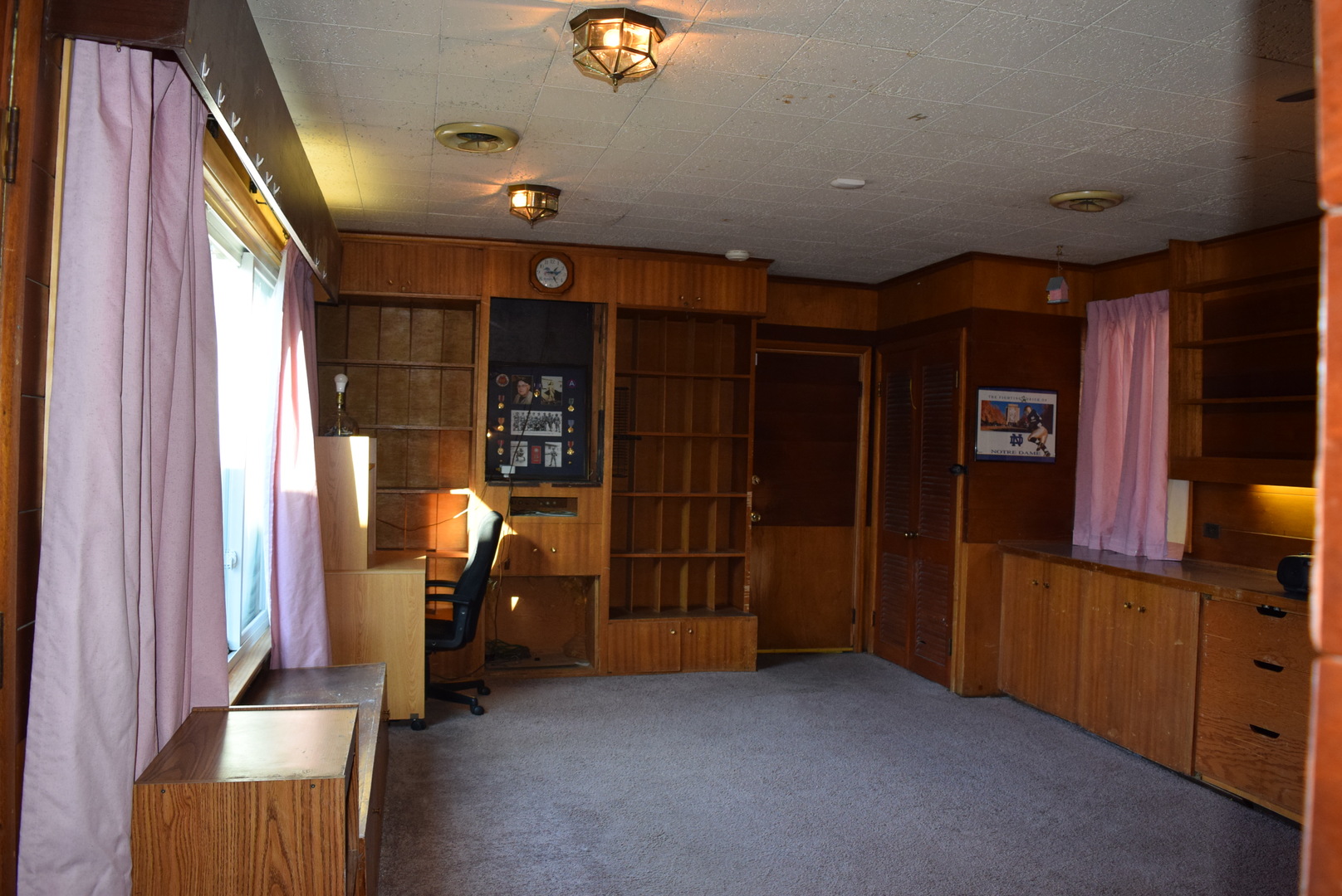 2112 Hawthorne Road Homewood, IL 60430 - Photo 12 of 13 an empty room with window and furniture