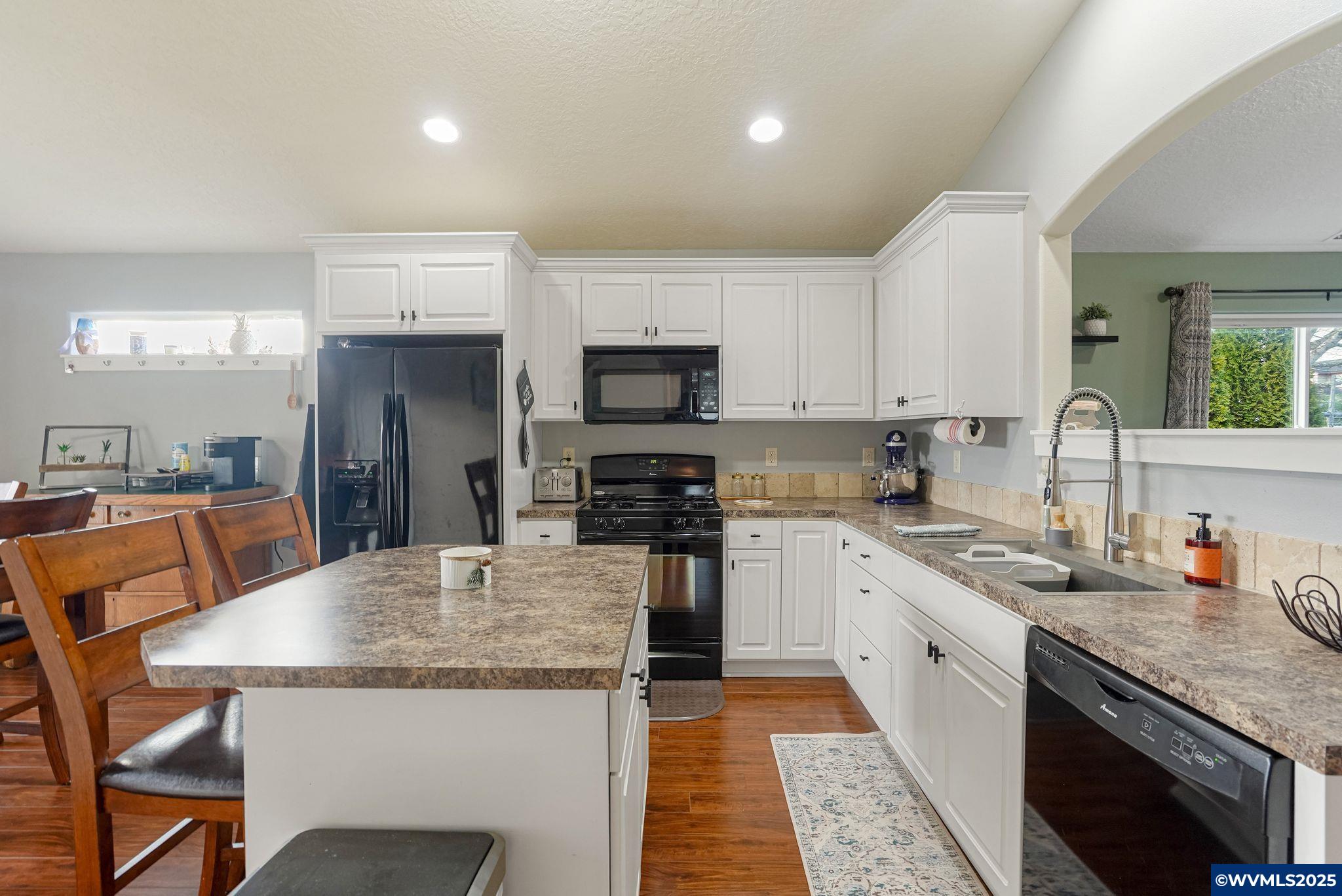 1503 Southeast Jonathan Avenue Dallas, OR 97338 - Photo 10 of 39