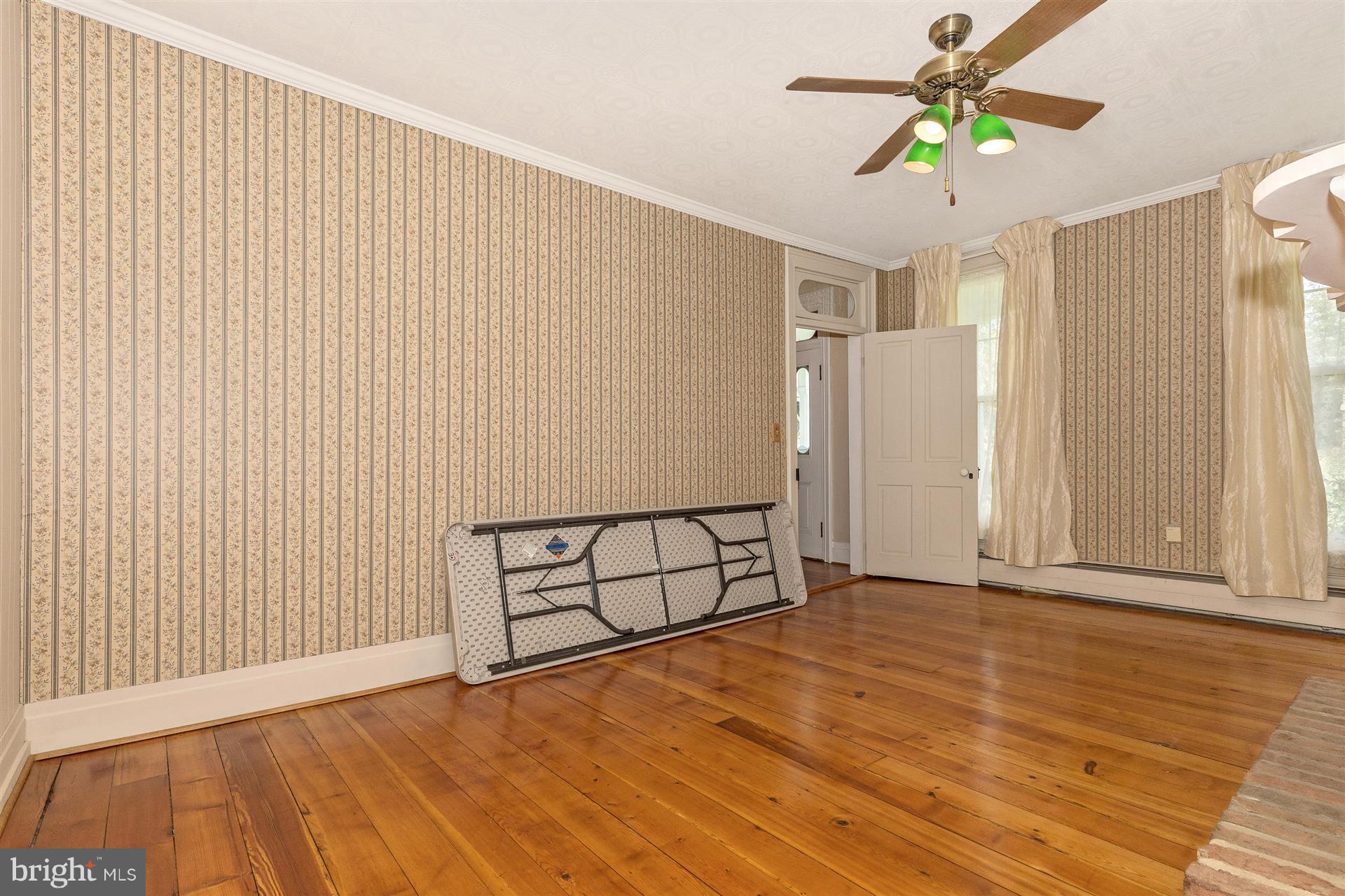332 South Clear Ridge Road New Windsor, MD 21776 - Photo 14 of 47 a view of an empty room with a window