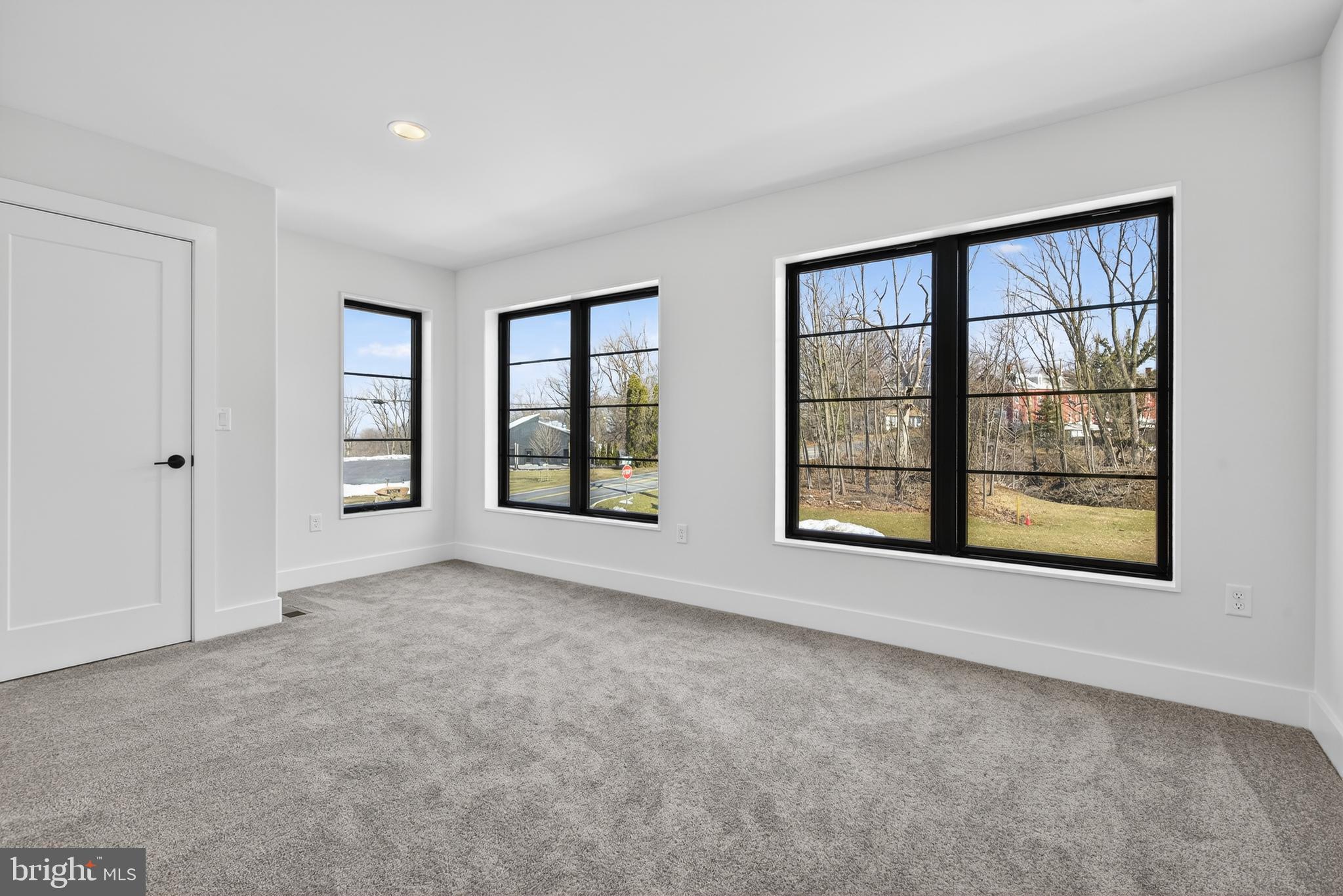 401 Cannon Way Lebanon, PA 17042 - Photo 48 of 69 an empty room with windows and ceiling fan