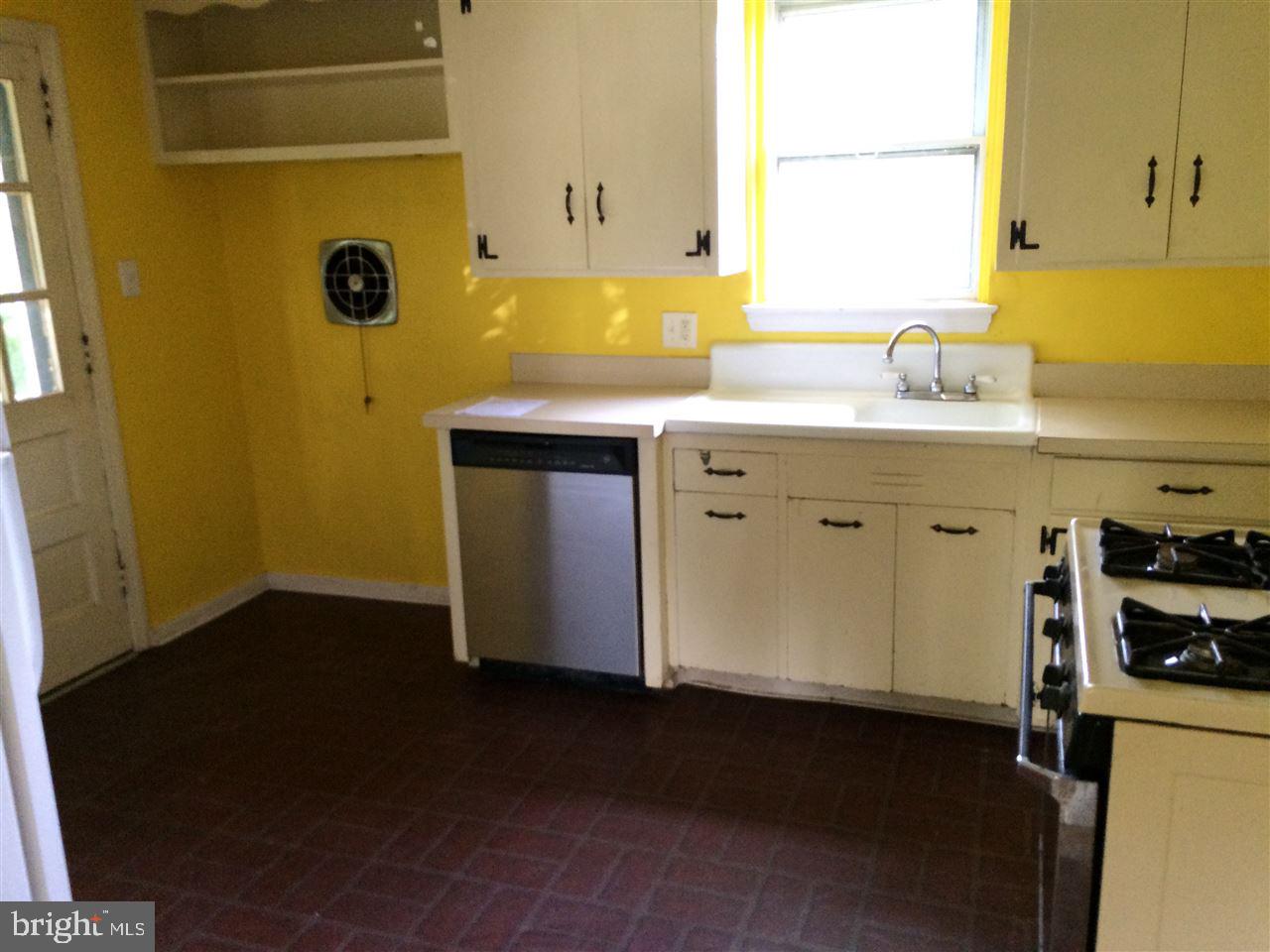 738 Village Road York, PA 17404 - Photo 4 of 16 Gallery Image 4