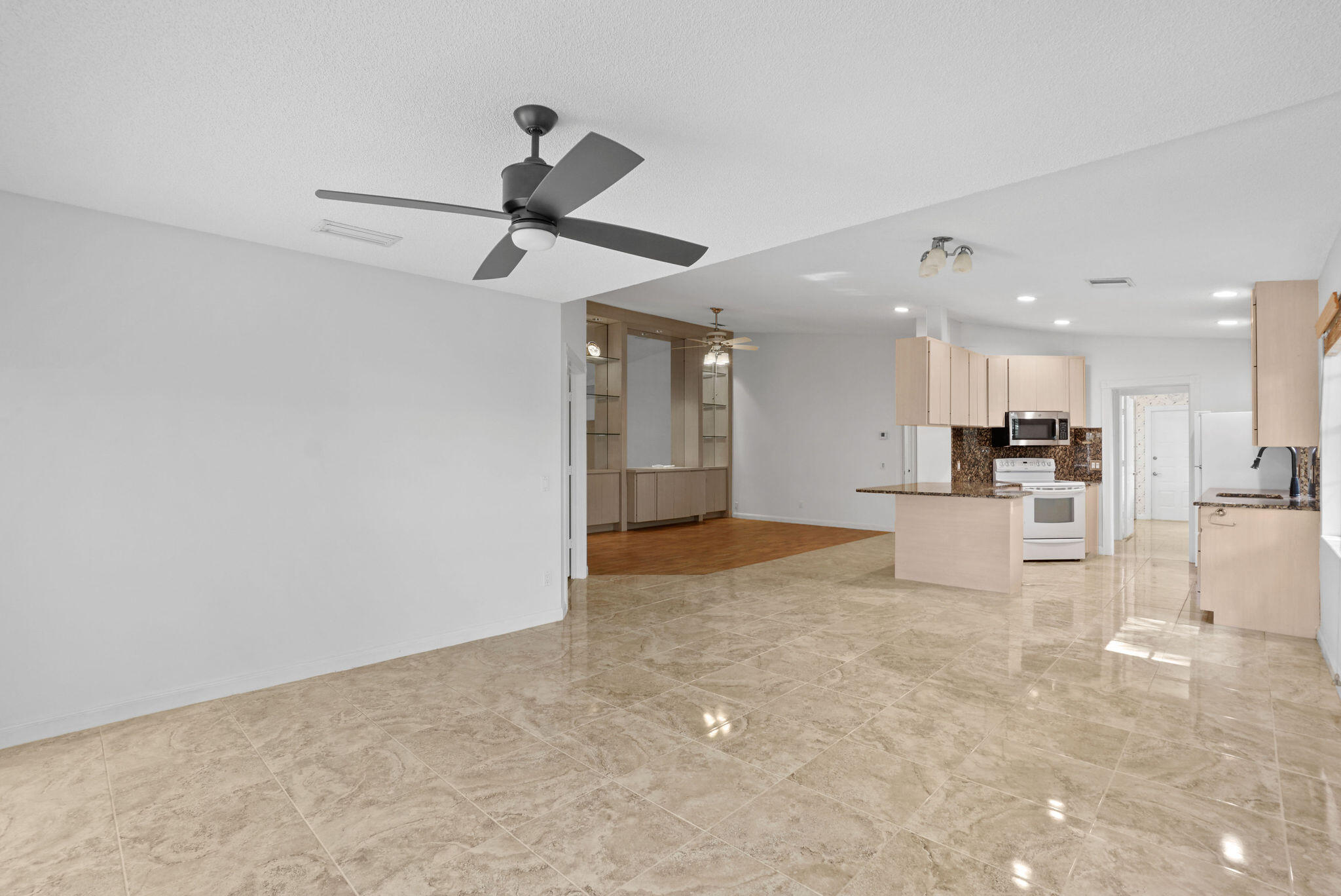 198 Brier Circle Jupiter, FL 33458 - Photo 14 of 38