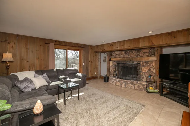 $599,900 | 809 60th Avenue Southwest, Rochester, MN 55902