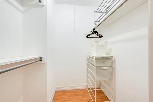 a view of entryway with a fan