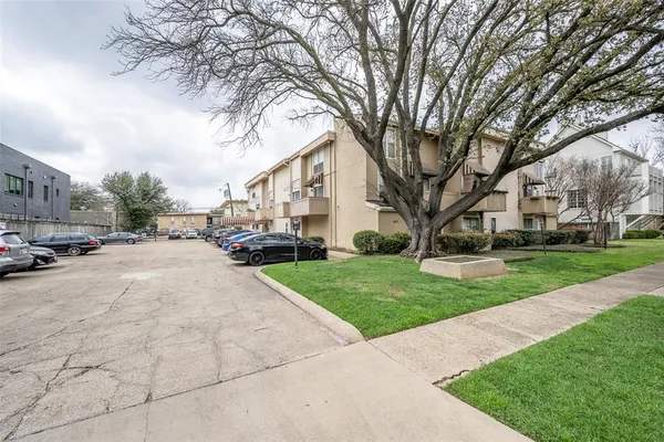 $1,500 | 4327 Holland Avenue, Unit 212, Dallas, TX 75219