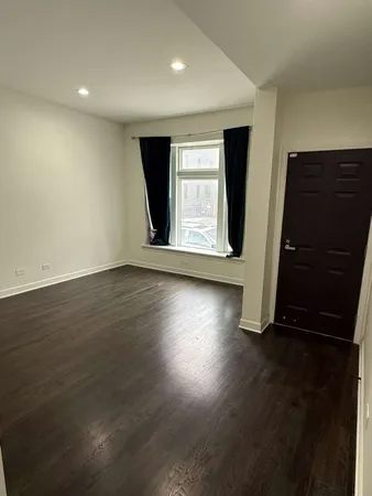 $4,500 | 448 North Aberdeen Street, Unit 1, Chicago, IL 60642