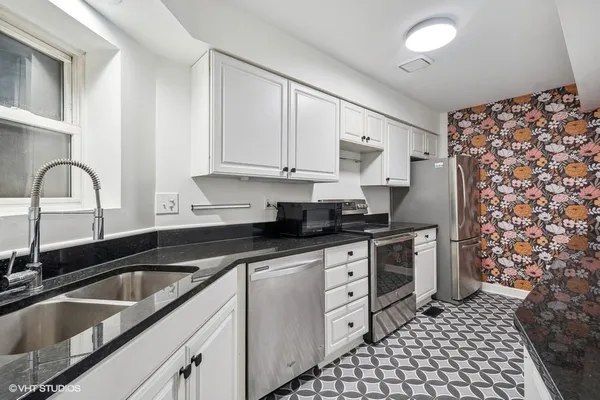 $4,500 | 448 North Aberdeen Street, Unit 1, Chicago, IL 60642