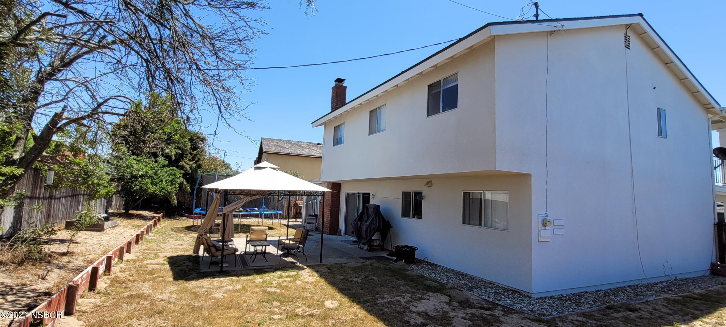 131 Gemini Street Lompoc, CA 93436 - Photo 2 of 19 Back yard