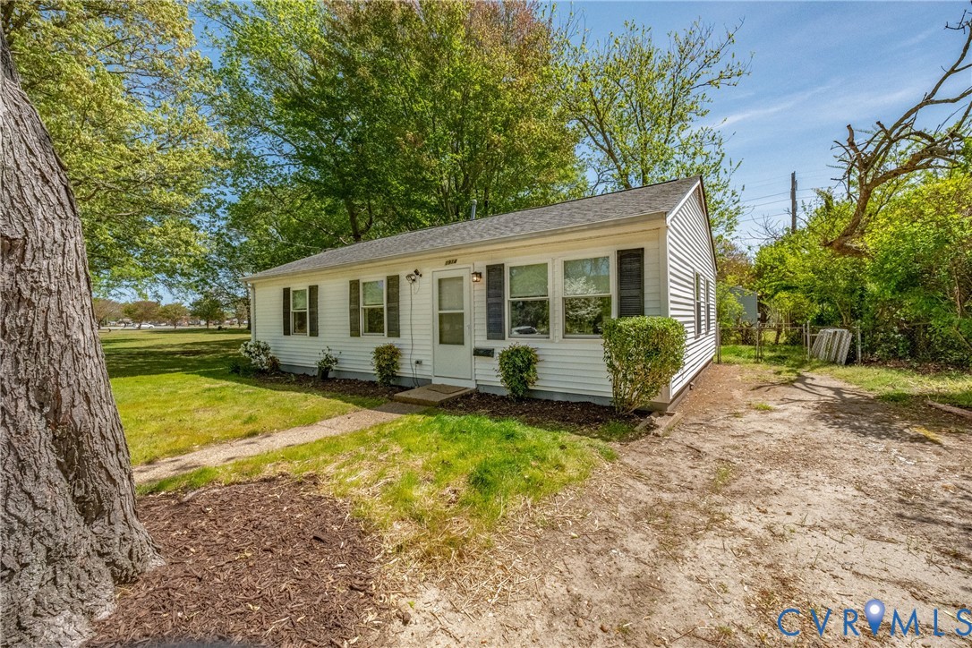 1914 Moger Drive Hampton, VA 23663 - Photo 3 of 15 a view of a house with backyard and sitting area