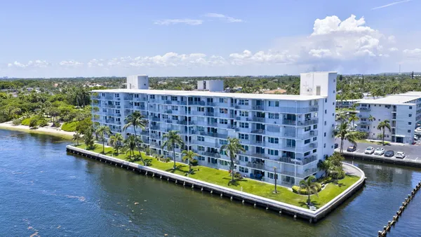 $325,000 | 1536 Southeast 15th Court, Unit 704, Deerfield Beach, FL 33441