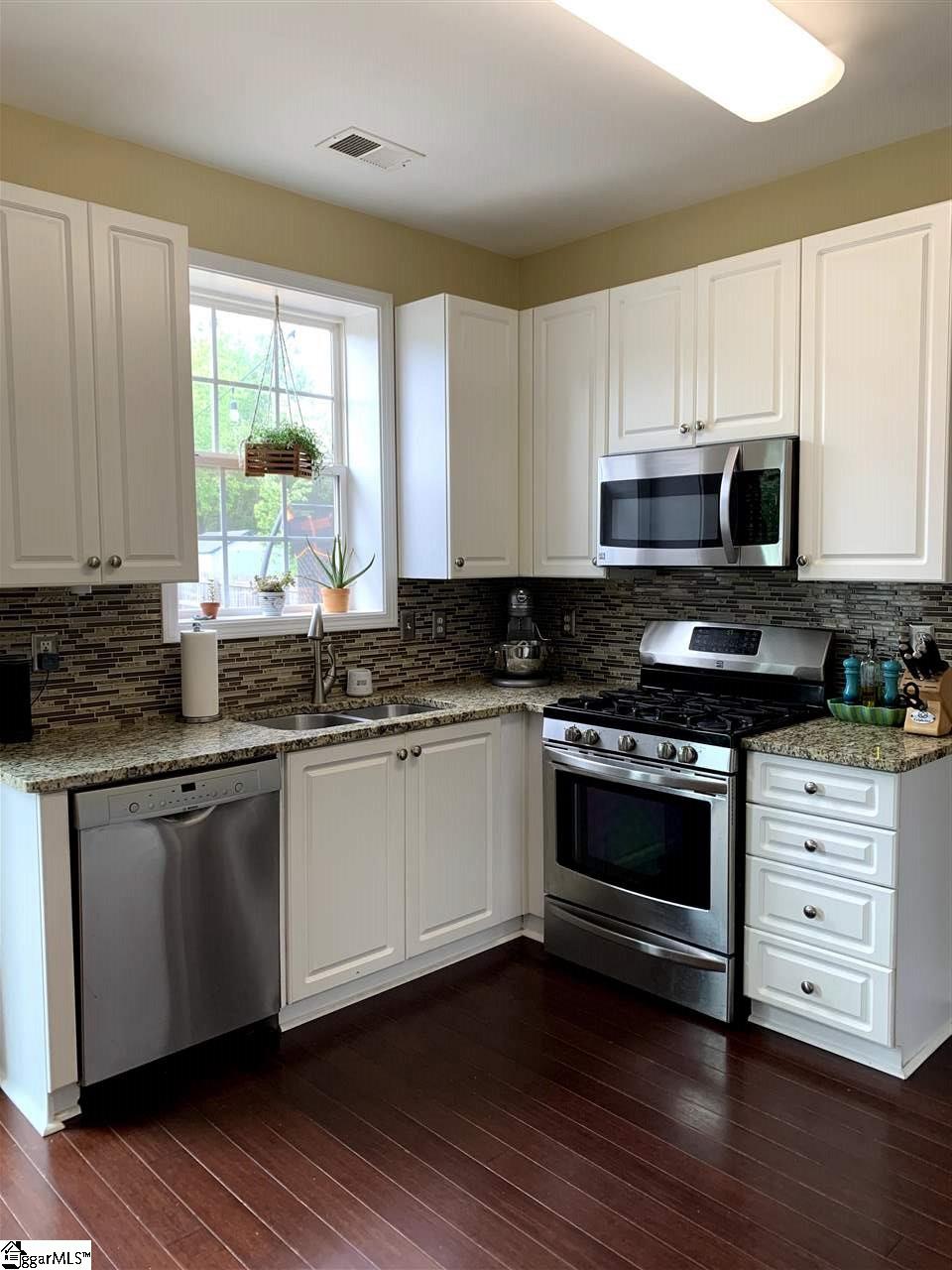 104 Summer Hill Road Simpsonville, SC 29681 - Photo 5 of 17 Gallery Image 5