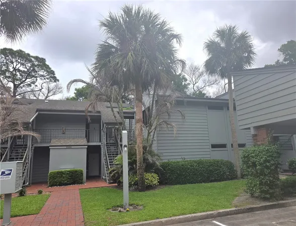 $180,000 | 2000 Pine Creek Boulevard, Unit 205, Vero Beach, FL 32966