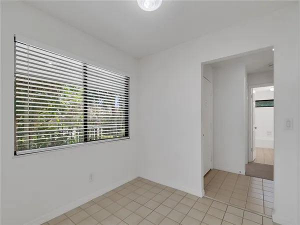 $180,000 | 2000 Pine Creek Boulevard, Unit 205, Vero Beach, FL 32966