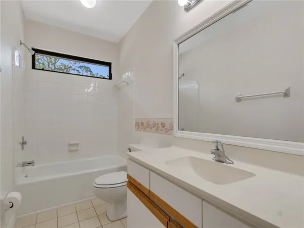 $180,000 | 2000 Pine Creek Boulevard, Unit 205, Vero Beach, FL 32966