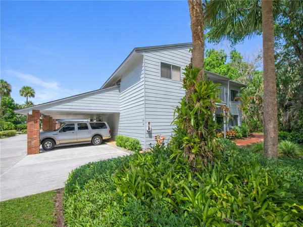 $180,000 | 2000 Pine Creek Boulevard, Unit 205, Vero Beach, FL 32966