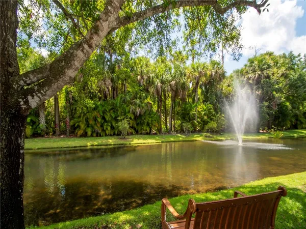 $180,000 | 2000 Pine Creek Boulevard, Unit 205, Vero Beach, FL 32966
