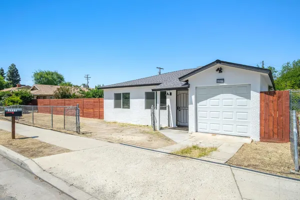 $299,500 | 3777 East Olive Avenue, Fresno, CA 93702