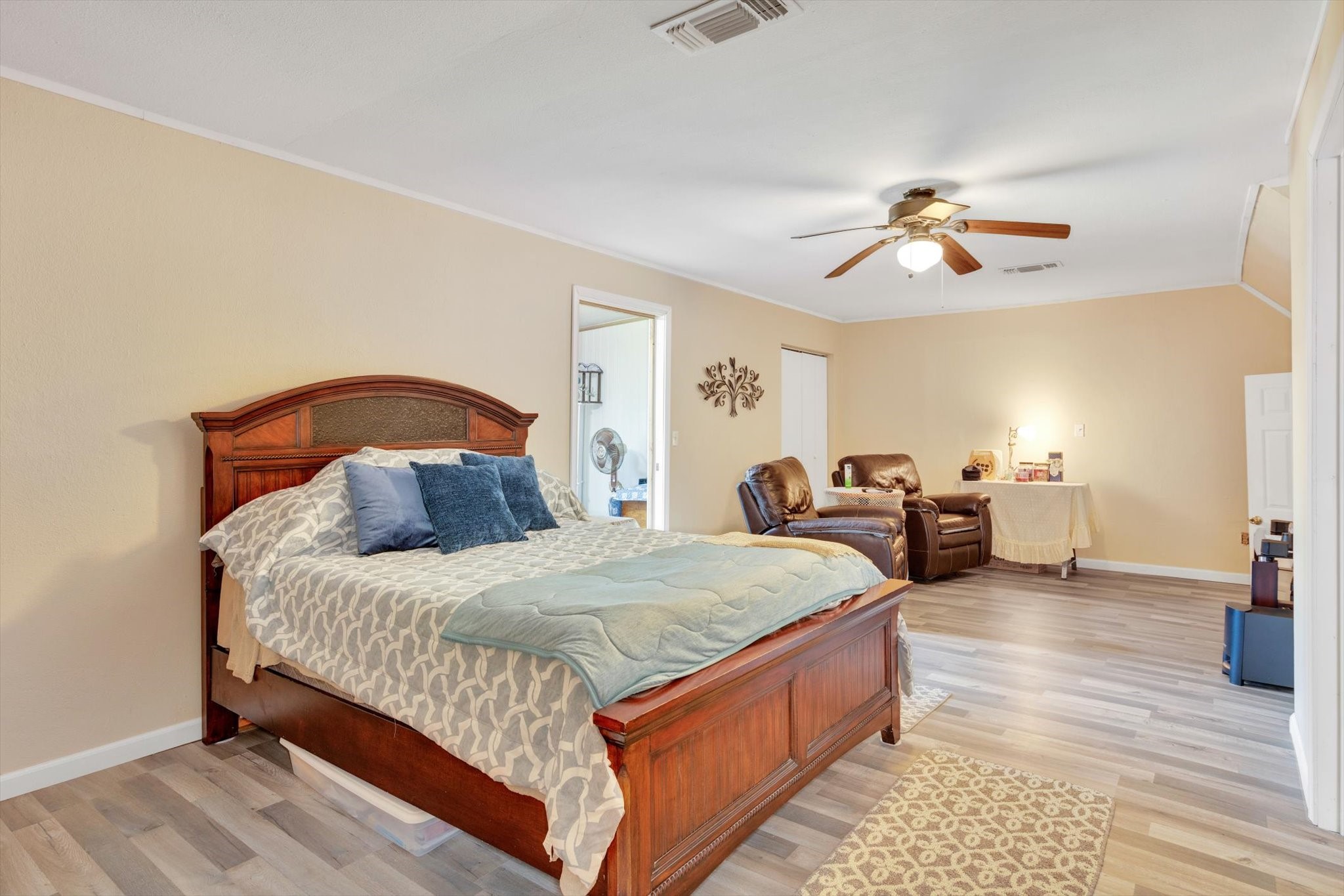 90 County Road 2852 Cleveland, TX 77327 - Photo 28 of 50 a bedroom with bed and window