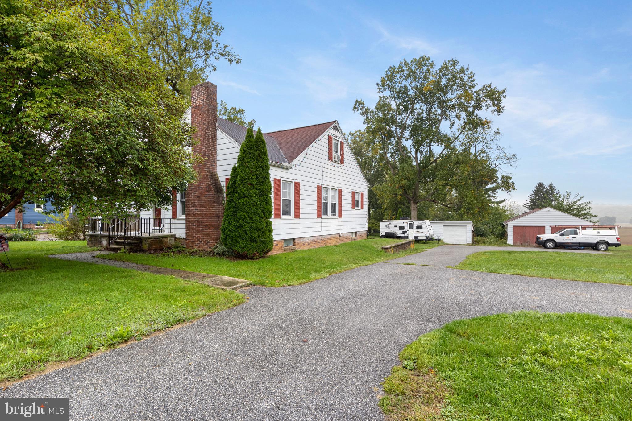 5723 York Road Spring Grove, PA 17362 - Photo 2 of 47