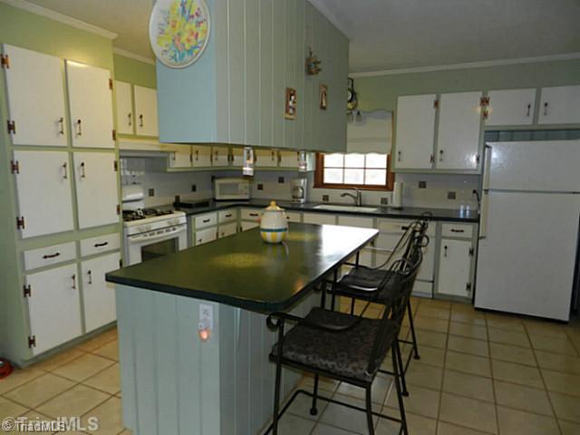 214 Gaither Road Winston-Salem, NC 27101 - Photo 7 of 15 Kitchen.