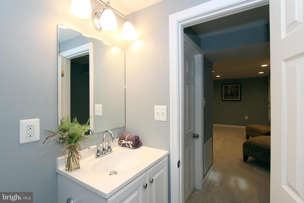 5145 Sheriff Road Northeast Washington, DC 20019 - Photo 24 of 30 Bath