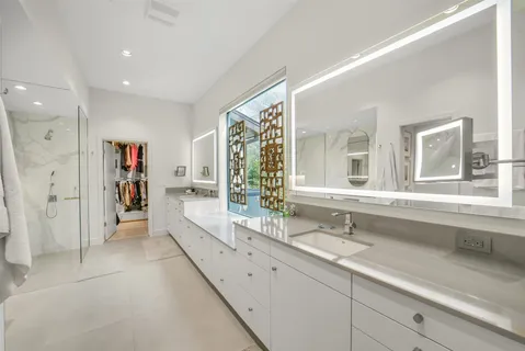 $1,799,000 | 15 Hudson Circle, Houston, TX 77024