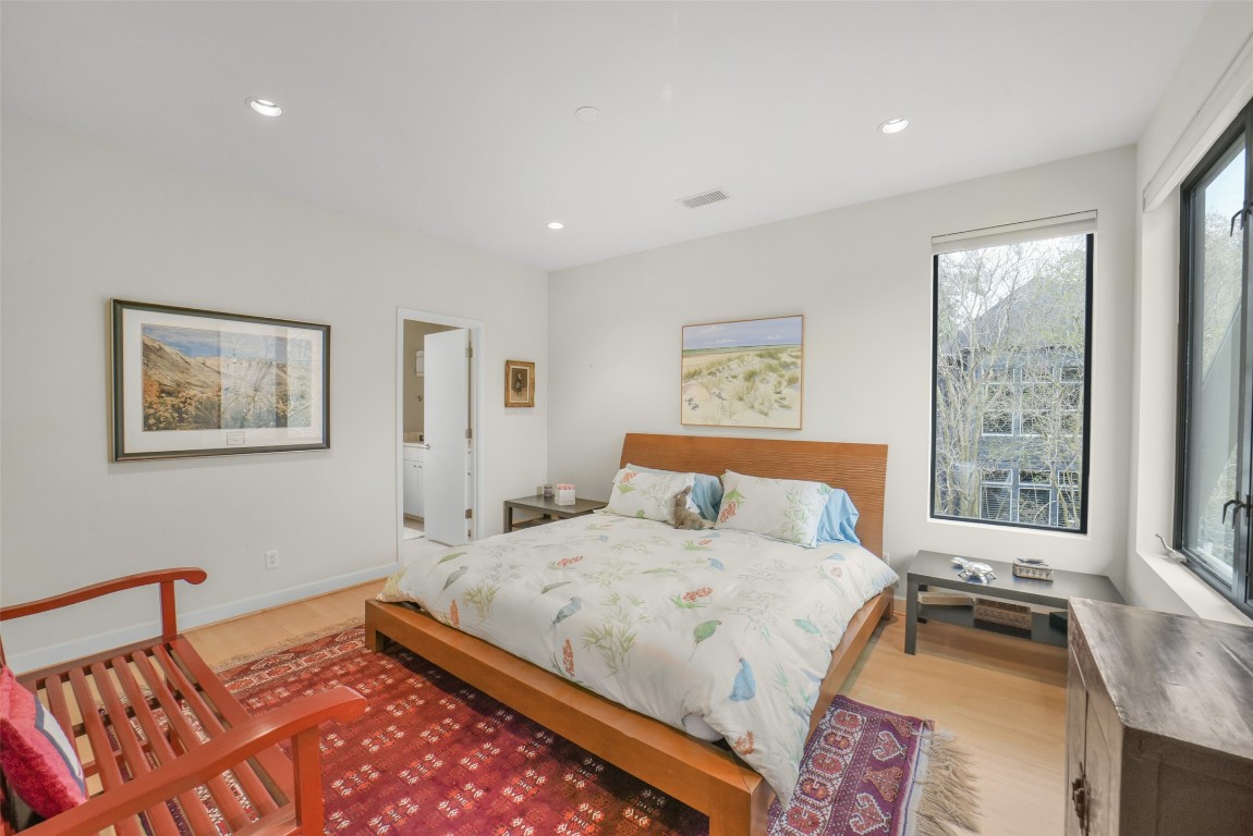 15 Hudson Circle Houston, TX 77024 - Photo 22 of 50