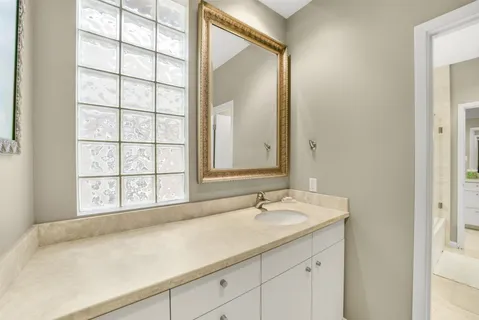 $1,799,000 | 15 Hudson Circle, Houston, TX 77024