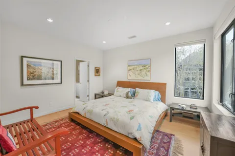 $1,799,000 | 15 Hudson Circle, Houston, TX 77024