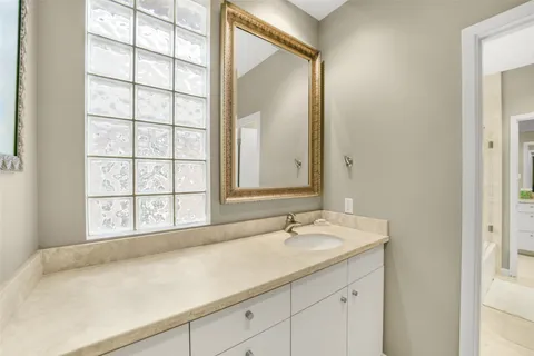 $1,799,000 | 15 Hudson Circle, Houston, TX 77024