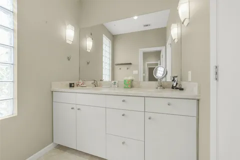 $1,799,000 | 15 Hudson Circle, Houston, TX 77024