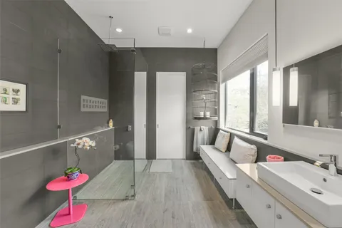 $1,799,000 | 15 Hudson Circle, Houston, TX 77024