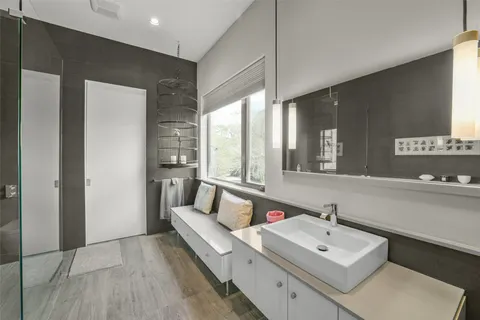 $1,799,000 | 15 Hudson Circle, Houston, TX 77024