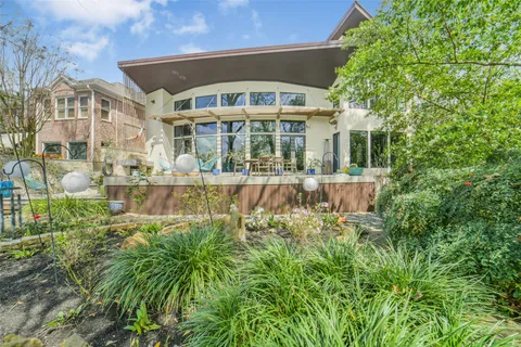 $1,799,000 | 15 Hudson Circle, Houston, TX 77024