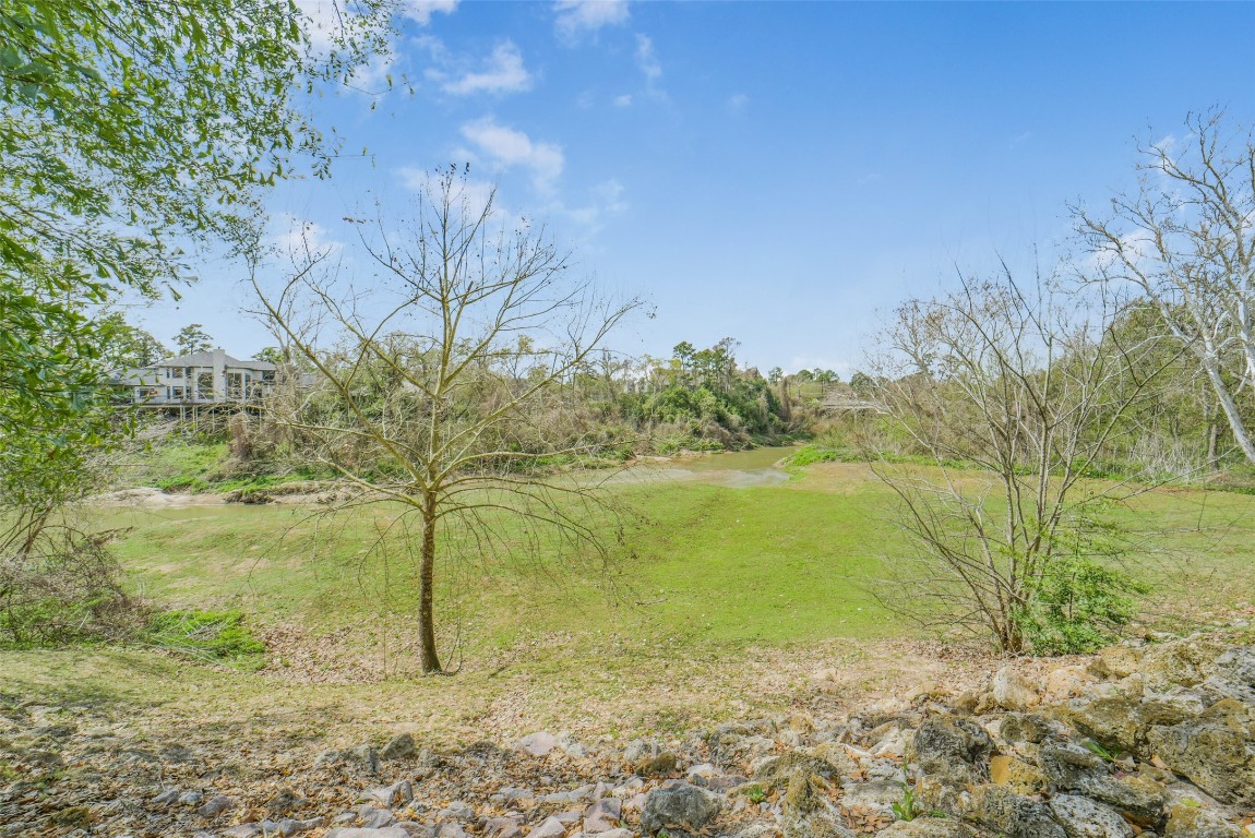 15 Hudson Circle Houston, TX 77024 - Photo 42 of 50