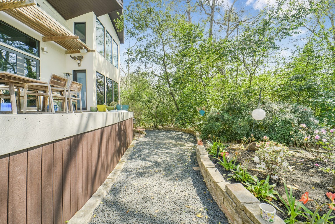 15 Hudson Circle Houston, TX 77024 - Photo 43 of 50