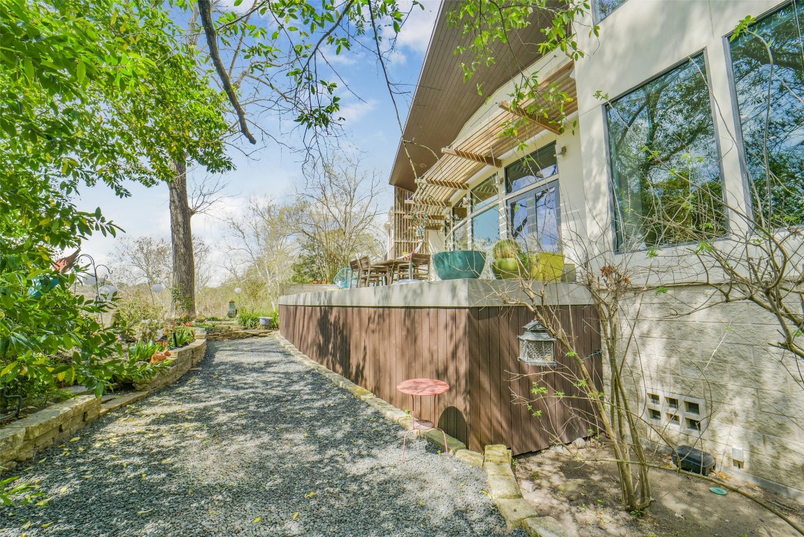 15 Hudson Circle Houston, TX 77024 - Photo 44 of 50